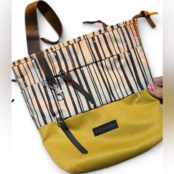 Sherpani Handbags - Sherpani Black and Yellow Striped Tote handbag crossbody new purse bag durable